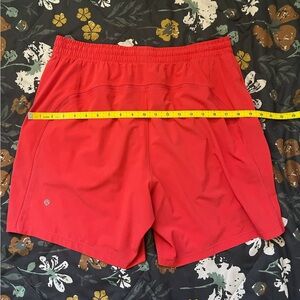 Lulu lemon men’s athletic shorts red size L